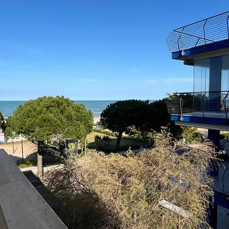 Fronte Mare Con Balcone Vista Mare - 2 5 Posti Letto *