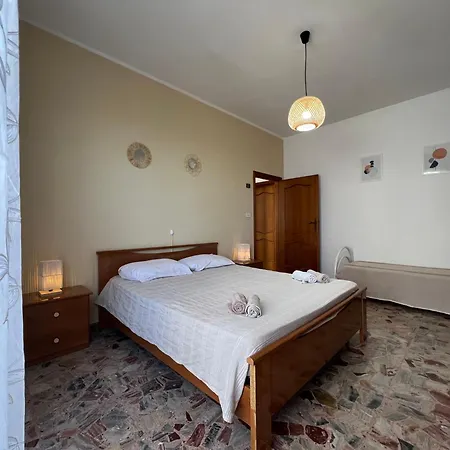 Fronte Mare Con Balcone Vista Mare - 2 5 Posti Letto Silvi Paese