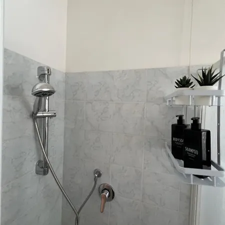 Fronte Mare Con Balcone Vista Mare - 2 5 Posti Letto *