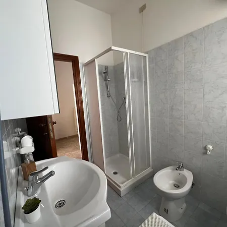 Appartamento Fronte Mare Con Balcone Vista Mare - 2 5 Posti Letto *