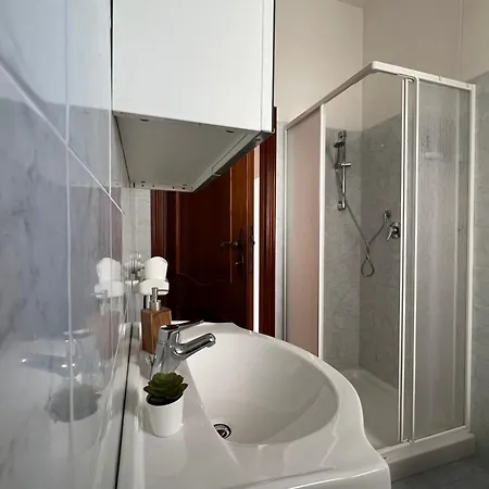 Fronte Mare Con Balcone Vista Mare - 2 5 Posti Letto Appartamento *