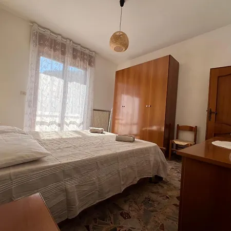Fronte Mare Con Balcone Vista Mare - 2 5 Posti Letto Appartamento *